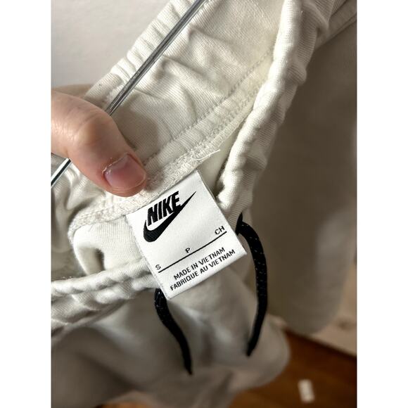 Nike Sportswear Tech Repel Fleece Shorts Mens Size Small White Bone Black - Picture 2 of 5